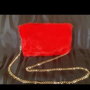RED PURSE! (LOOK AT POST FOR DIFFERENT COLORS!